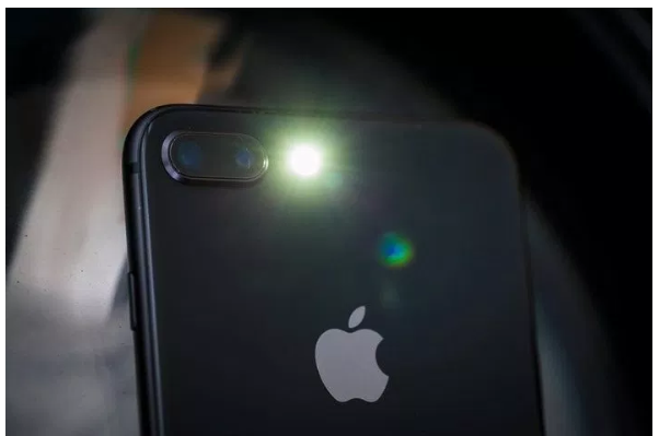 Trick To Find Your iPhone in The Dark Trick 2019: 